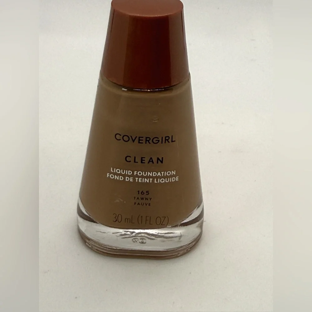 Covergirl Clean‎ Liquid Foundation Normal Skin 165 Tawny 1 FLOZ~30ML NEW